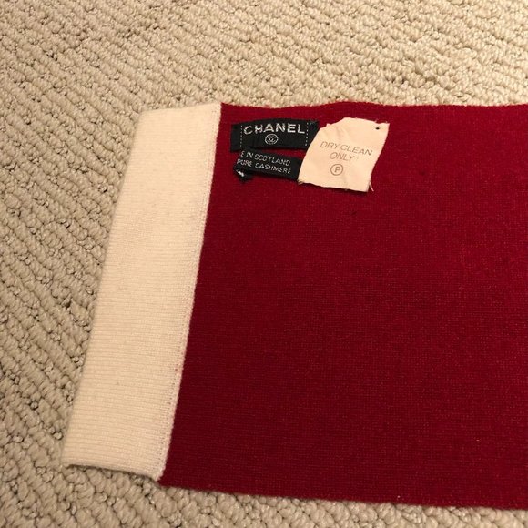 Chanel Authentic Oblong Cashmere Scarf - Picture 4 of 5
